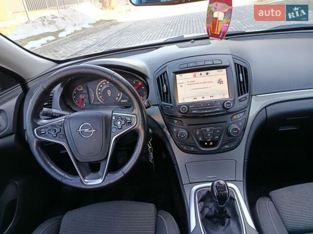 Белый Опель Инсигния, объемом двигателя 2 л и пробегом 280 тыс. км за 8450 $, фото 26 на Automoto.ua