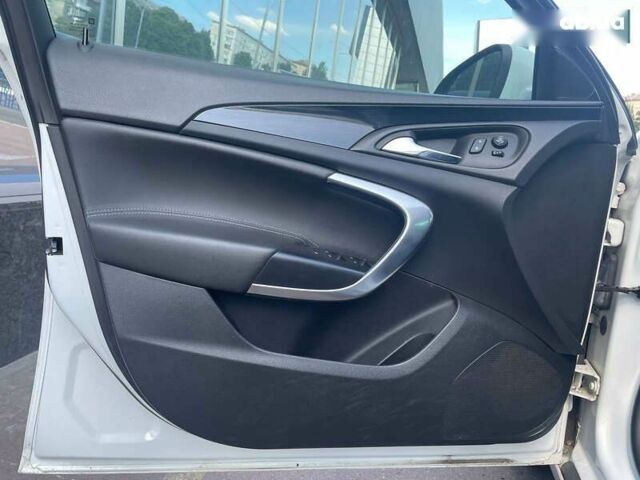 Белый Опель Инсигния, объемом двигателя 2 л и пробегом 297 тыс. км за 10700 $, фото 18 на Automoto.ua