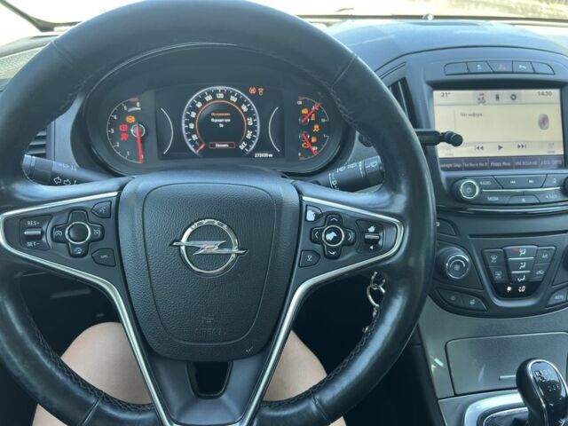 Белый Опель Инсигния, объемом двигателя 2 л и пробегом 278 тыс. км за 8400 $, фото 5 на Automoto.ua