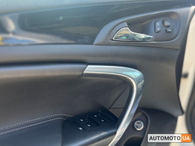 Белый Опель Инсигния, объемом двигателя 2 л и пробегом 321 тыс. км за 9999 $, фото 9 на Automoto.ua