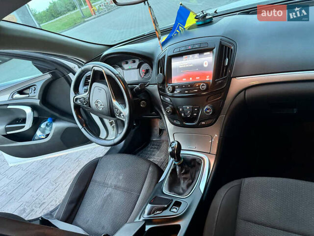 Белый Опель Инсигния, объемом двигателя 2 л и пробегом 281 тыс. км за 10000 $, фото 18 на Automoto.ua