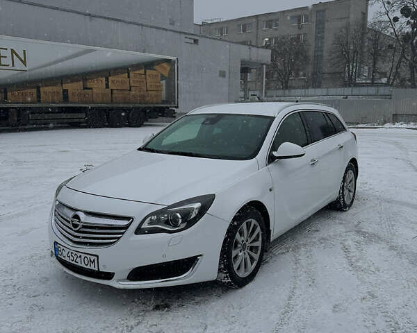 Белый Опель Инсигния, объемом двигателя 1.96 л и пробегом 192 тыс. км за 8999 $, фото 1 на Automoto.ua
