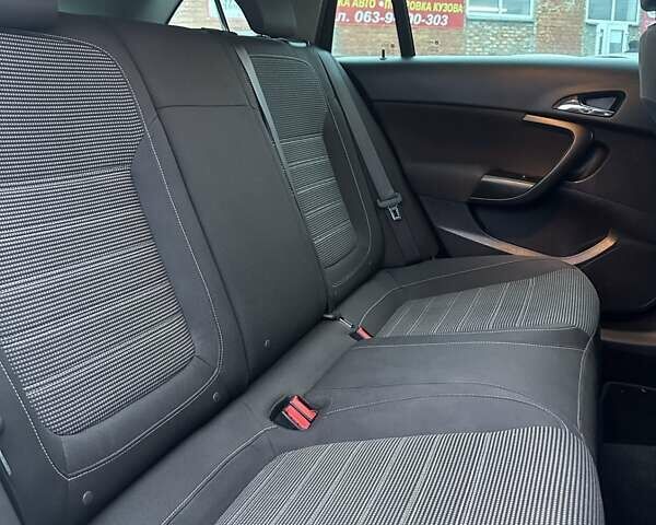 Белый Опель Инсигния, объемом двигателя 2 л и пробегом 288 тыс. км за 8800 $, фото 16 на Automoto.ua