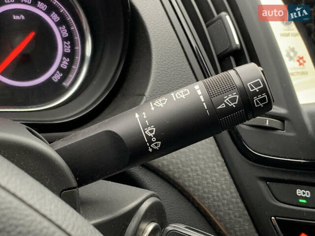 Белый Опель Инсигния, объемом двигателя 2 л и пробегом 179 тыс. км за 9399 $, фото 45 на Automoto.ua