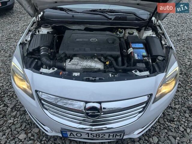 Белый Опель Инсигния, объемом двигателя 2 л и пробегом 288 тыс. км за 8800 $, фото 7 на Automoto.ua