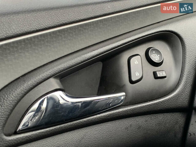 Белый Опель Инсигния, объемом двигателя 2 л и пробегом 179 тыс. км за 9399 $, фото 41 на Automoto.ua