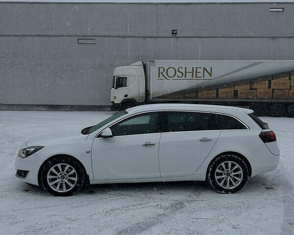 Белый Опель Инсигния, объемом двигателя 1.96 л и пробегом 192 тыс. км за 8999 $, фото 3 на Automoto.ua