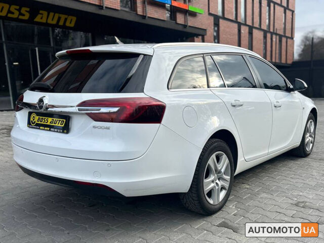 Белый Опель Инсигния, объемом двигателя 2 л и пробегом 250 тыс. км за 10000 $, фото 5 на Automoto.ua