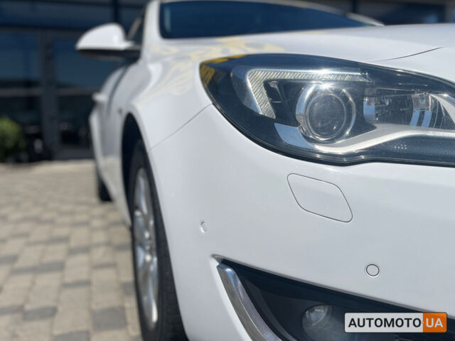 Белый Опель Инсигния, объемом двигателя 2 л и пробегом 321 тыс. км за 9999 $, фото 8 на Automoto.ua