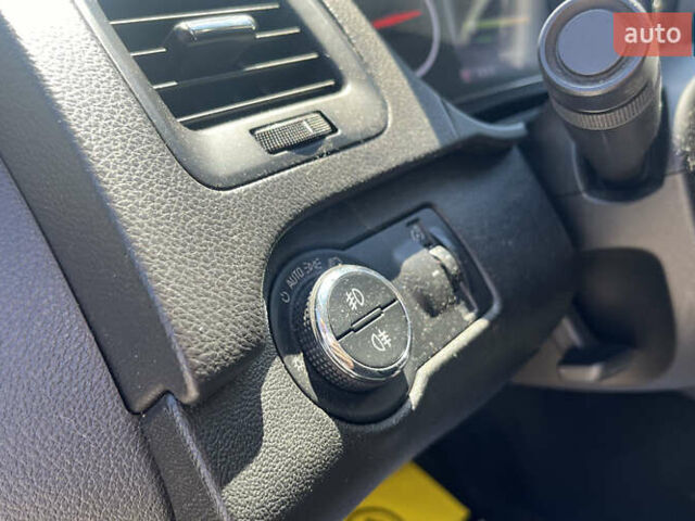 Білий Опель Інсігнія, об'ємом двигуна 2 л та пробігом 334 тис. км за 9150 $, фото 11 на Automoto.ua