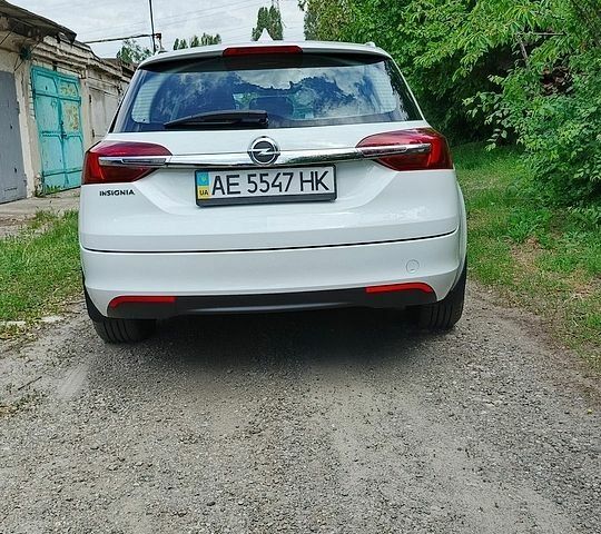 Білий Опель Інсігнія, об'ємом двигуна 1.36 л та пробігом 45 тис. км за 12100 $, фото 4 на Automoto.ua