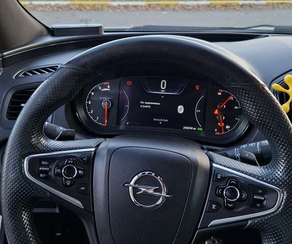 Белый Опель Инсигния, объемом двигателя 2 л и пробегом 260 тыс. км за 13200 $, фото 4 на Automoto.ua