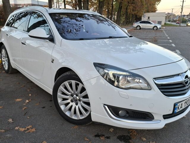 Белый Опель Инсигния, объемом двигателя 2 л и пробегом 260 тыс. км за 13200 $, фото 1 на Automoto.ua