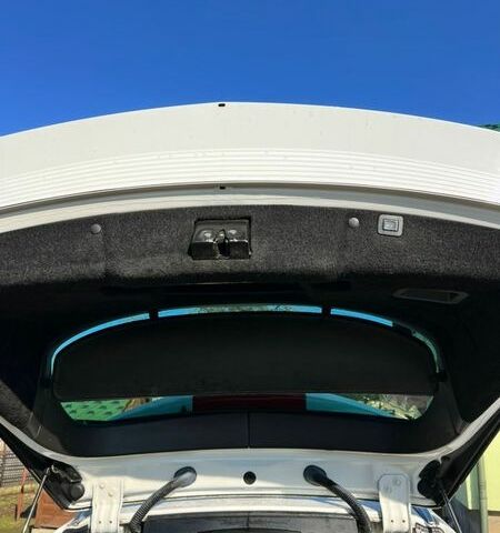 Білий Опель Інсігнія, об'ємом двигуна 1.96 л та пробігом 280 тис. км за 13500 $, фото 23 на Automoto.ua