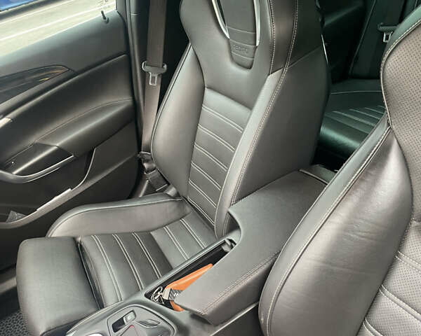 Білий Опель Інсігнія, об'ємом двигуна 2 л та пробігом 200 тис. км за 12500 $, фото 23 на Automoto.ua