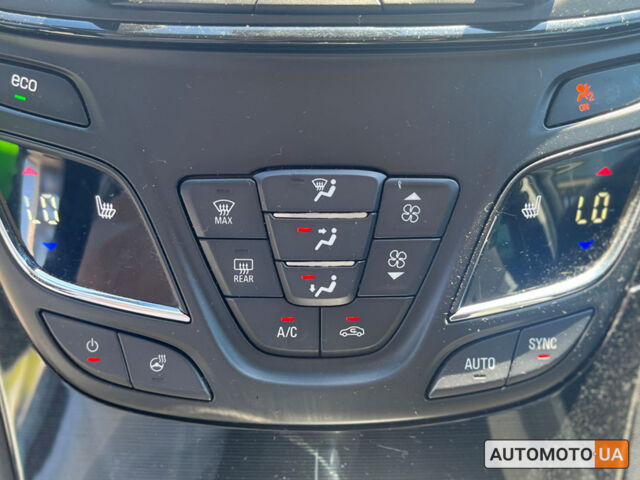 Белый Опель Инсигния, объемом двигателя 2 л и пробегом 321 тыс. км за 9999 $, фото 18 на Automoto.ua