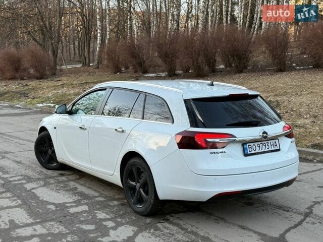 Белый Опель Инсигния, объемом двигателя 1.96 л и пробегом 320 тыс. км за 8500 $, фото 5 на Automoto.ua