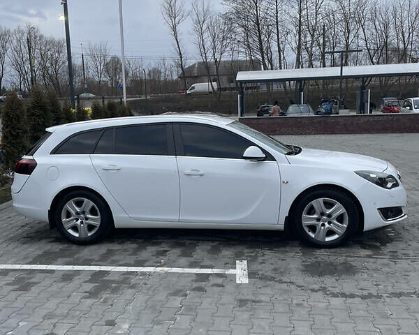 Белый Опель Инсигния, объемом двигателя 2 л и пробегом 280 тыс. км за 9500 $, фото 4 на Automoto.ua
