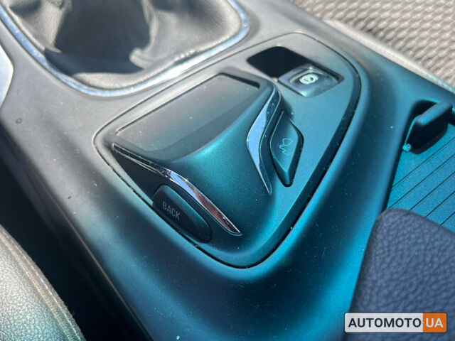 Белый Опель Инсигния, объемом двигателя 2 л и пробегом 321 тыс. км за 9999 $, фото 20 на Automoto.ua