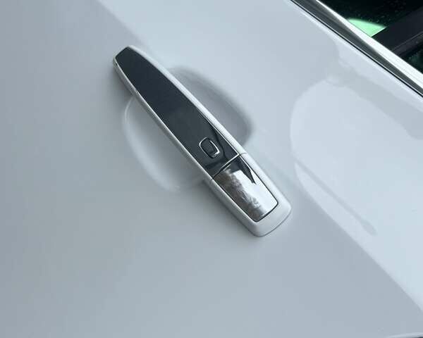 Білий Опель Інсігнія, об'ємом двигуна 2 л та пробігом 191 тис. км за 8200 $, фото 20 на Automoto.ua