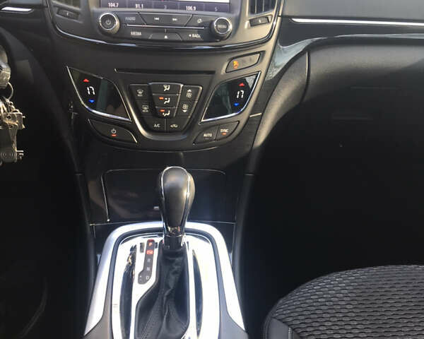 Білий Опель Інсігнія, об'ємом двигуна 2 л та пробігом 210 тис. км за 10800 $, фото 14 на Automoto.ua