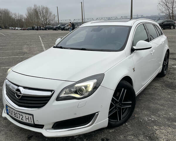 Білий Опель Інсігнія, об'ємом двигуна 1.96 л та пробігом 298 тис. км за 10800 $, фото 1 на Automoto.ua