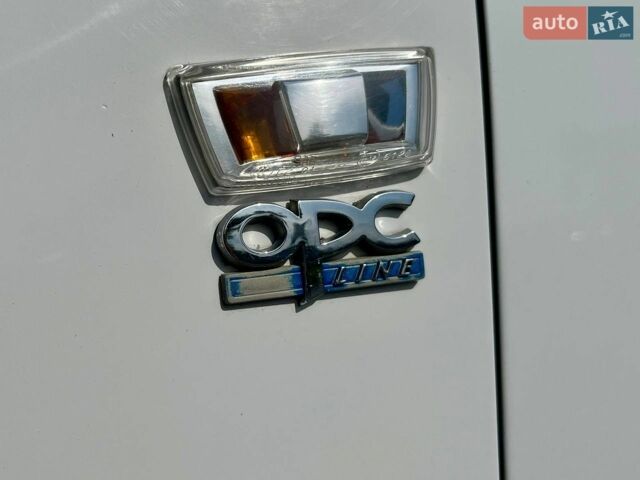 Белый Опель Инсигния, объемом двигателя 2 л и пробегом 250 тыс. км за 11890 $, фото 34 на Automoto.ua