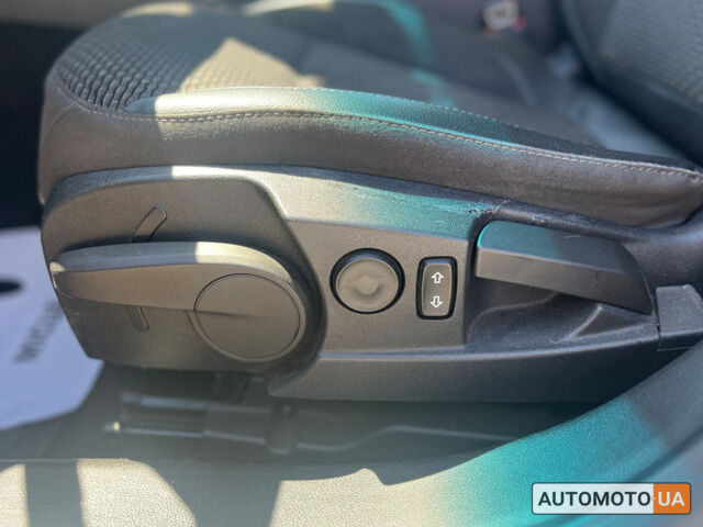 Белый Опель Инсигния, объемом двигателя 2 л и пробегом 321 тыс. км за 9999 $, фото 12 на Automoto.ua