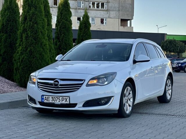 Белый Опель Инсигния, объемом двигателя 2 л и пробегом 290 тыс. км за 9999 $, фото 1 на Automoto.ua