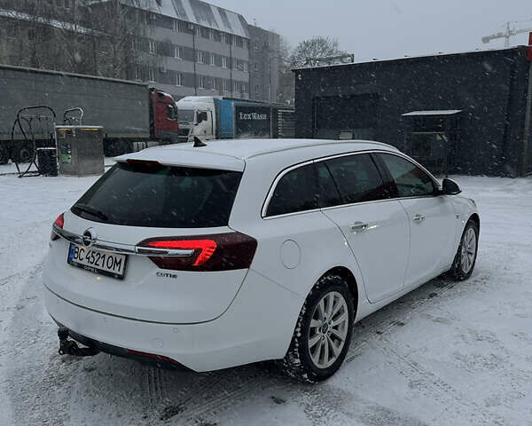 Белый Опель Инсигния, объемом двигателя 1.96 л и пробегом 192 тыс. км за 8999 $, фото 7 на Automoto.ua