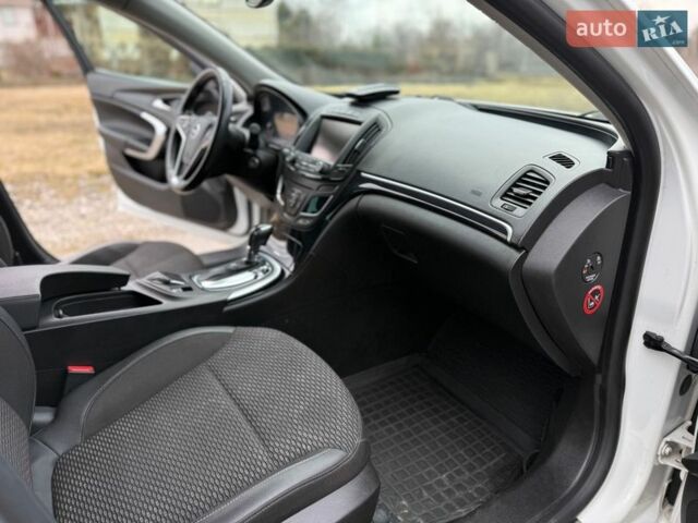 Білий Опель Інсігнія, об'ємом двигуна 1.96 л та пробігом 204 тис. км за 9500 $, фото 16 на Automoto.ua