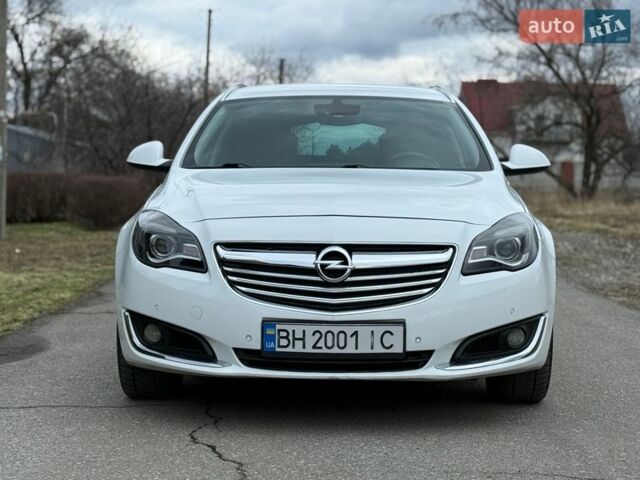 Білий Опель Інсігнія, об'ємом двигуна 1.96 л та пробігом 204 тис. км за 9500 $, фото 2 на Automoto.ua