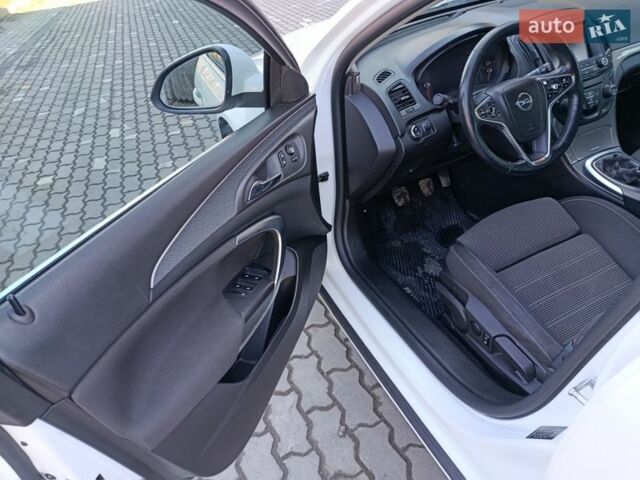 Белый Опель Инсигния, объемом двигателя 2 л и пробегом 280 тыс. км за 8450 $, фото 35 на Automoto.ua