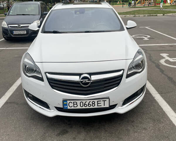 Білий Опель Інсігнія, об'ємом двигуна 2 л та пробігом 200 тис. км за 12500 $, фото 33 на Automoto.ua