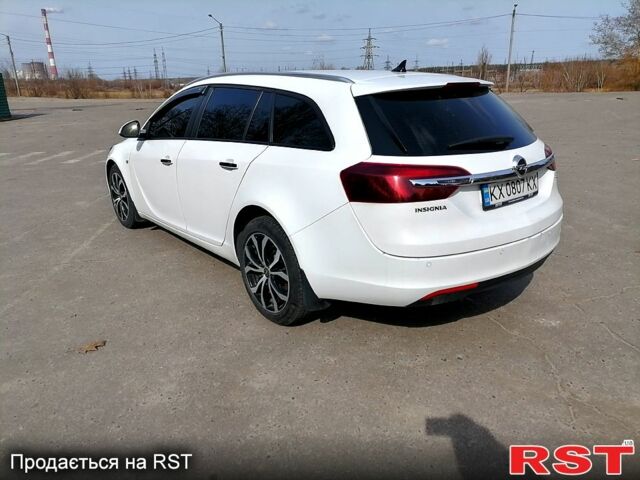 Белый Опель Инсигния, объемом двигателя 2 л и пробегом 240 тыс. км за 7500 $, фото 3 на Automoto.ua