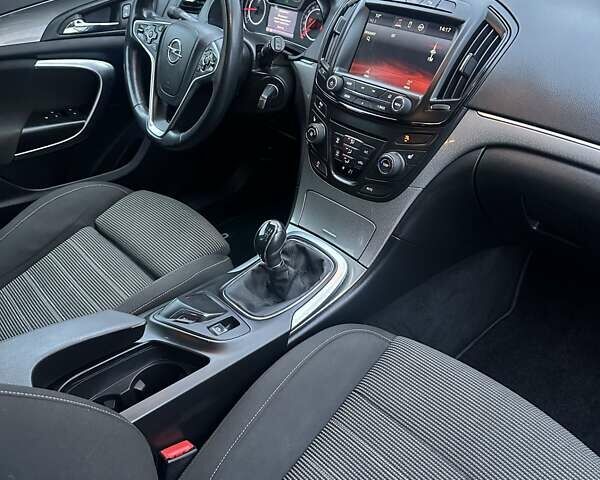 Белый Опель Инсигния, объемом двигателя 2 л и пробегом 288 тыс. км за 8800 $, фото 14 на Automoto.ua