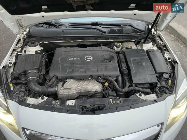 Белый Опель Инсигния, объемом двигателя 1.96 л и пробегом 298 тыс. км за 9950 $, фото 31 на Automoto.ua