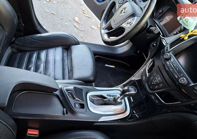 Белый Опель Инсигния, объемом двигателя 1.96 л и пробегом 246 тыс. км за 12800 $, фото 17 на Automoto.ua