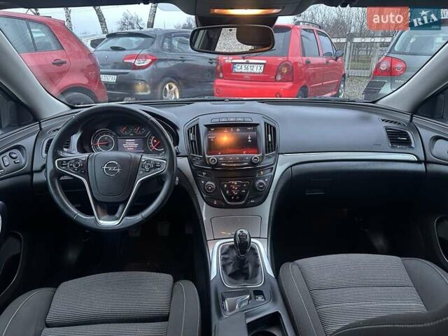 Белый Опель Инсигния, объемом двигателя 2 л и пробегом 288 тыс. км за 8800 $, фото 3 на Automoto.ua