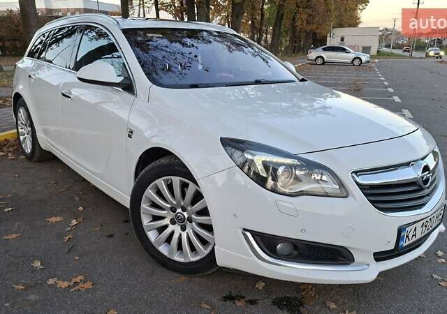 Белый Опель Инсигния, объемом двигателя 1.96 л и пробегом 246 тыс. км за 12800 $, фото 4 на Automoto.ua