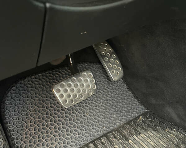 Білий Опель Інсігнія, об'ємом двигуна 2 л та пробігом 200 тис. км за 12500 $, фото 35 на Automoto.ua