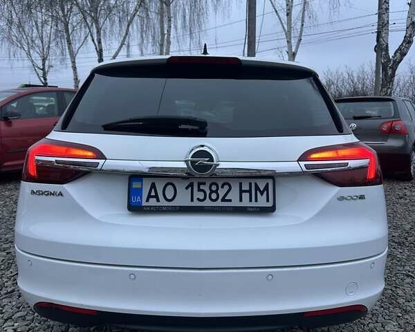 Белый Опель Инсигния, объемом двигателя 2 л и пробегом 288 тыс. км за 8800 $, фото 17 на Automoto.ua