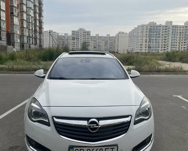 Белый Опель Инсигния, объемом двигателя 2 л и пробегом 195 тыс. км за 15200 $, фото 2 на Automoto.ua