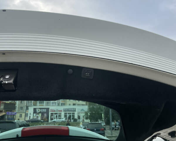 Белый Опель Инсигния, объемом двигателя 2.01 л и пробегом 201 тыс. км за 13500 $, фото 23 на Automoto.ua