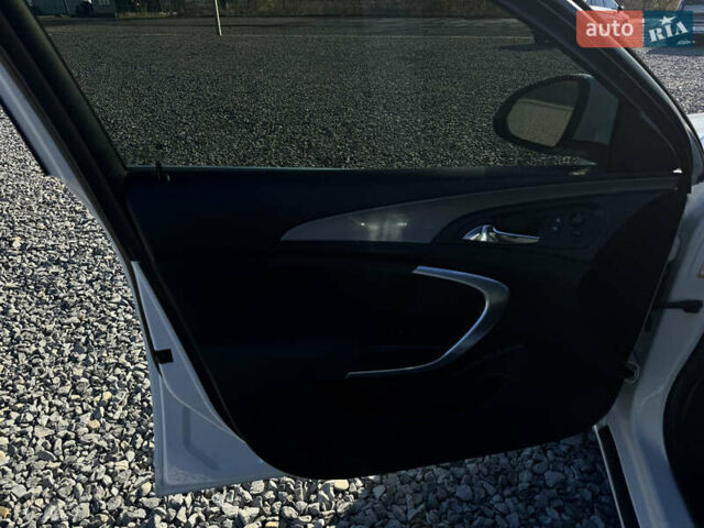 Білий Опель Інсігнія, об'ємом двигуна 1.96 л та пробігом 278 тис. км за 10000 $, фото 29 на Automoto.ua