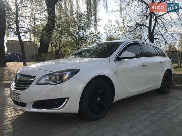 Білий Опель Інсігнія, об'ємом двигуна 2 л та пробігом 210 тис. км за 10800 $, фото 3 на Automoto.ua