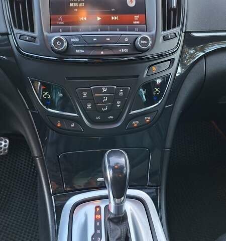 Белый Опель Инсигния, объемом двигателя 1.96 л и пробегом 246 тыс. км за 12800 $, фото 13 на Automoto.ua