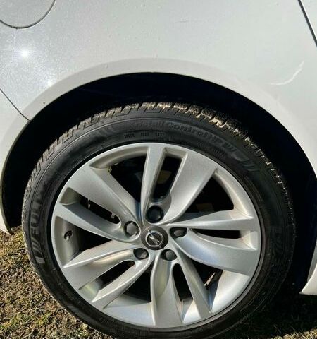 Білий Опель Інсігнія, об'ємом двигуна 1.96 л та пробігом 280 тис. км за 13500 $, фото 22 на Automoto.ua