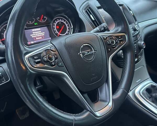 Белый Опель Инсигния, объемом двигателя 2 л и пробегом 288 тыс. км за 8800 $, фото 6 на Automoto.ua