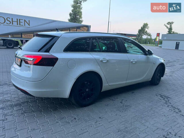 Белый Опель Инсигния, объемом двигателя 2 л и пробегом 281 тыс. км за 10000 $, фото 6 на Automoto.ua